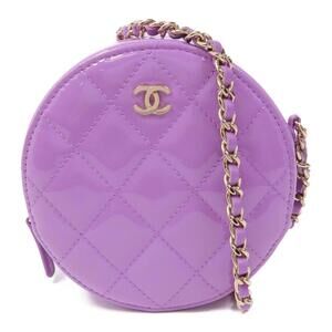 $2940 Chanel Patent Quilted Round Clutch with Chain